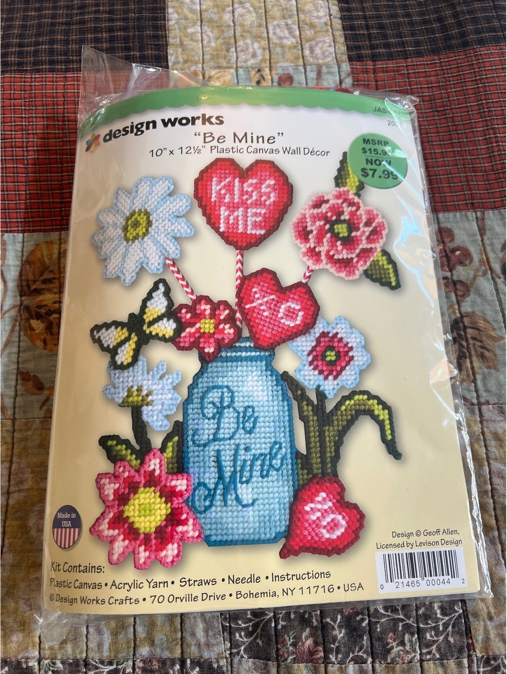 Design Works "Be Mine" Plastic Canvas Wall Décor Kit